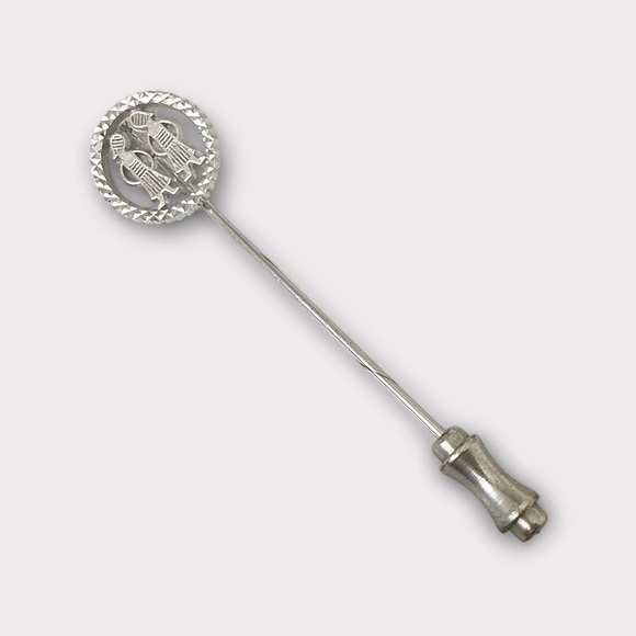 Vintage Rembrandt Sterling Gemini Twins Hat / Lapel Pin. Stamped. - Picture 5 of 5